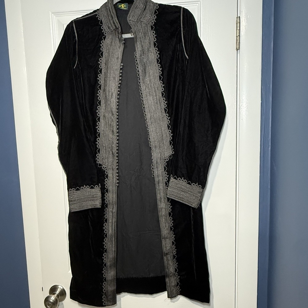 Moroccan Maison du Caftan Women's Black Open Front Jacket Collared Silver Trim